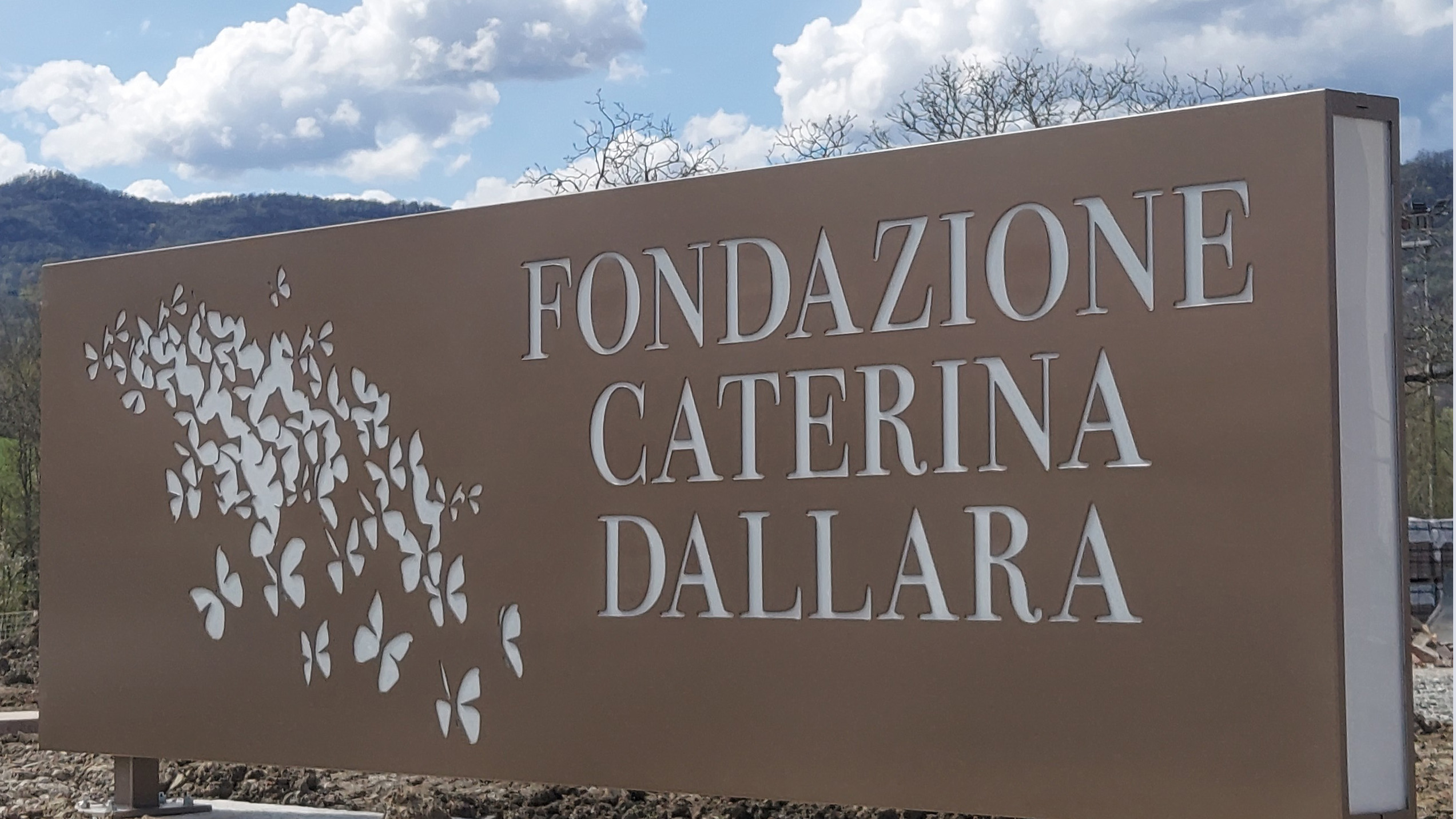 Insegna Fondazione Caterina Dallara